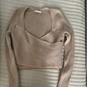 Abercrombie & Fitch Cream V-Neck Sweater with Ribbed Texture